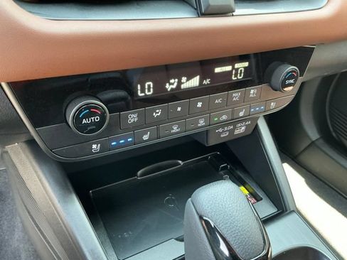 Certified 2026 Subaru Outback Touring AWD/4WD image 22