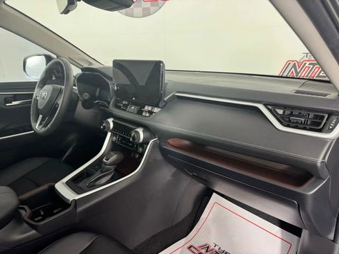 Used 2025 Toyota RAV4 Limited image 12