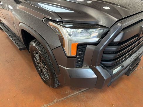 Used 2023 Toyota Tundra SR5 w/ SR5 Convenience Package AWD/4WD image 9