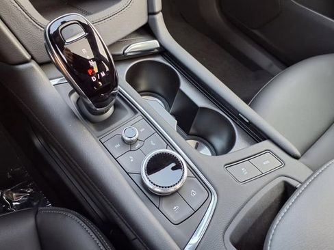 Certified 2025 Cadillac XT6 Luxury image 34