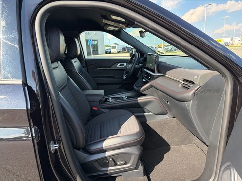 Certified 2025 Ford Explorer ST-Line w/ ST-Line Street Pack AWD/4WD image 22