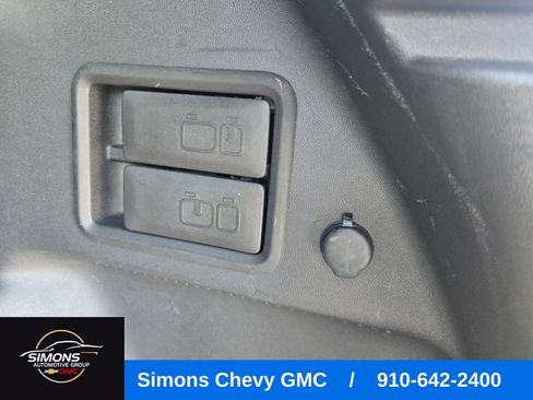 Used 2023 Chevrolet Equinox Premier AWD/4WD image 39