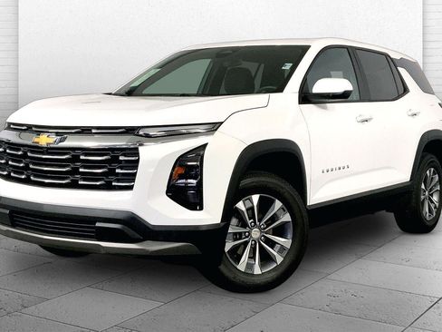 Used 2026 Chevrolet Equinox LT FWD image 12