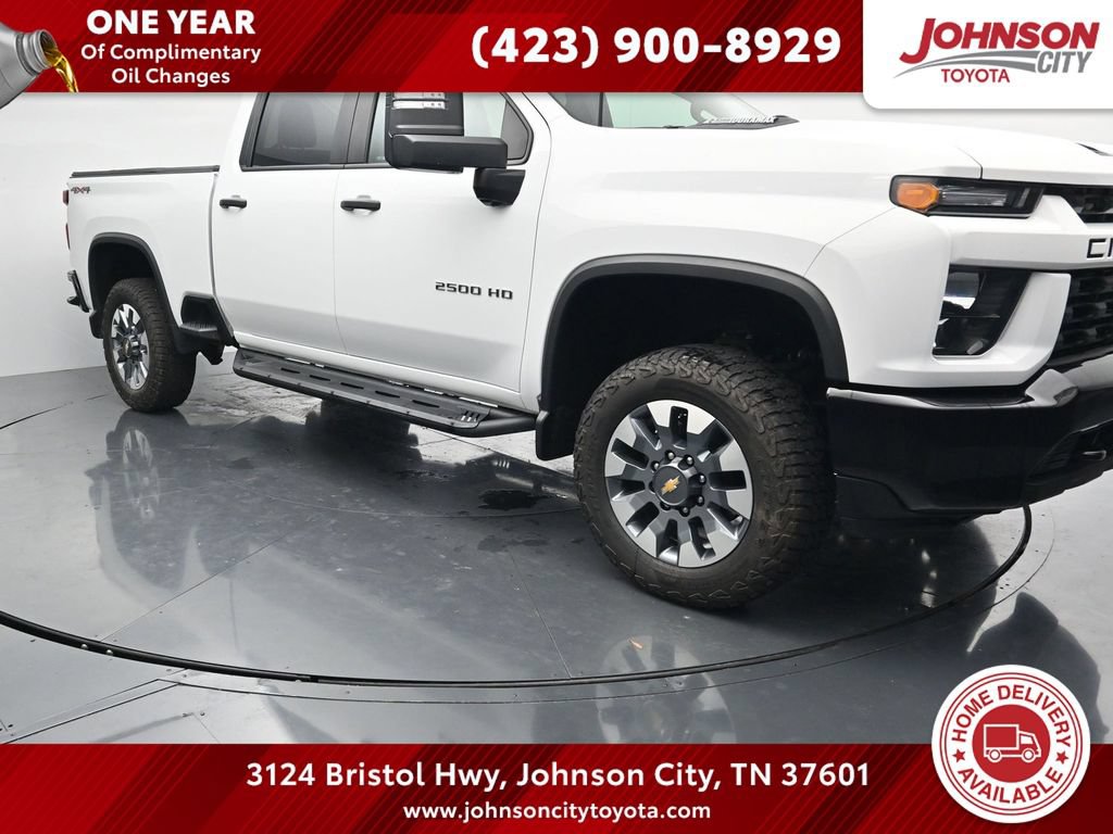 Used 2022 Chevrolet Silverado 2500 Custom w/ Custom Value Package AWD/4WD image 1