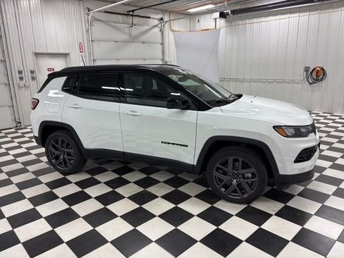 Used 2026 Jeep Compass Limited w/ Sun, Sound & Navigation Group AWD/4WD image 2