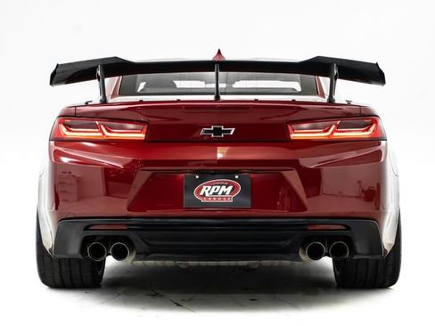 Used 2017 Chevrolet Camaro SS image 3
