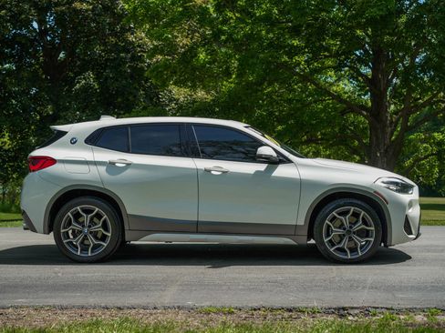Used 2018 BMW X2 sDrive28i w/ M SportX Package FWD image 4