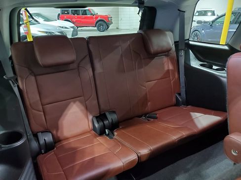 Used 2019 Chevrolet Tahoe Premier w/ Premier Plus Edition RWD image 25