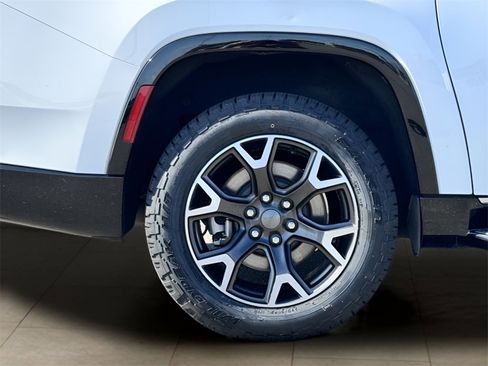 Used 2024 Jeep Wagoneer L Series III w/ Flexible Seating Group image 42