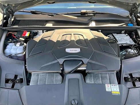 Used 2022 Porsche Cayenne image 30