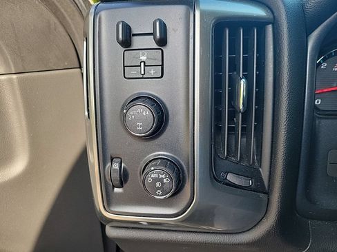 Used 2018 Chevrolet Silverado 1500 LT w/ All Star Edition AWD/4WD image 33