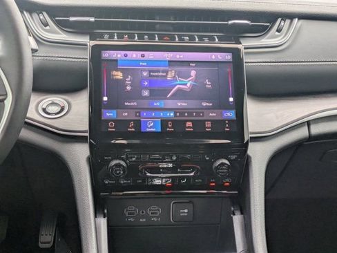 New 2025 Jeep Grand Cherokee L Limited w/ Black Appearance Package image 16