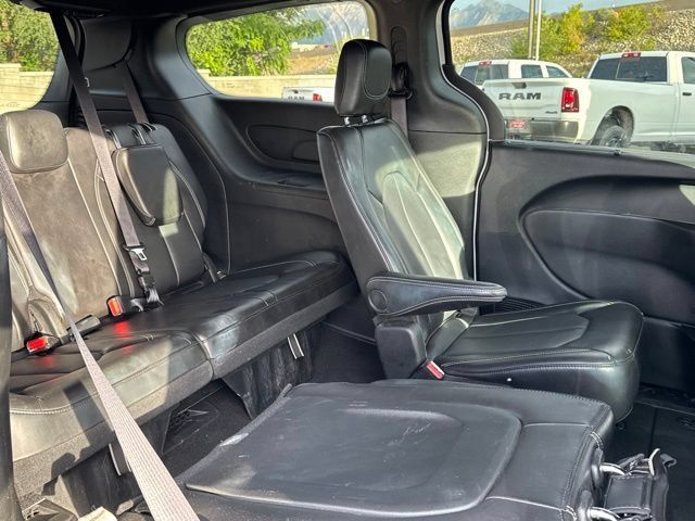 Used 2025 Chrysler Pacifica Select FWD image 17