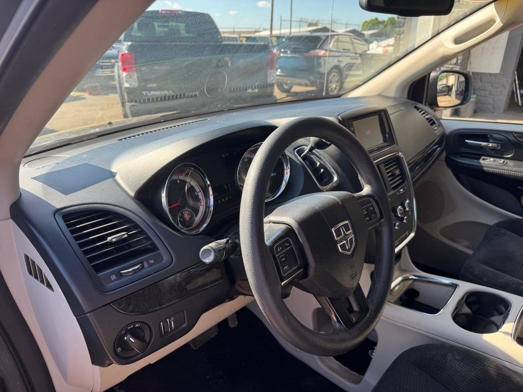 Used 2019 Dodge Grand Caravan SE w/ UConnect Hands-Free Group FWD image 9