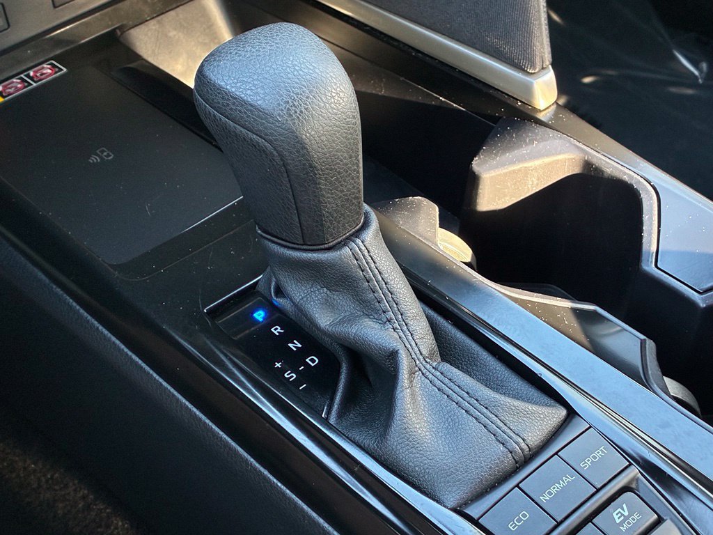 Used 2025 Toyota Camry LE FWD image 25