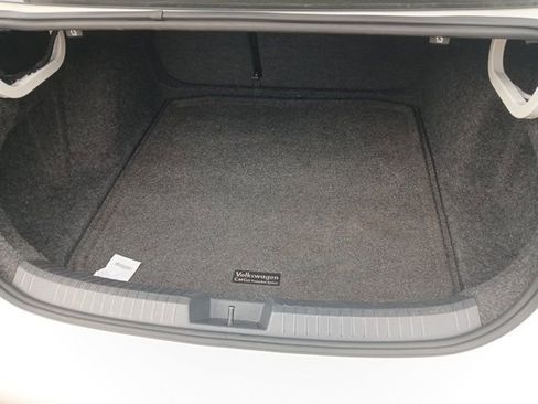 Used 2020 Volkswagen Jetta R-Line image 16