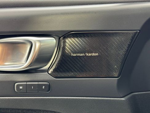 Used 2021 Volvo XC40 P8 Recharge w/ Advanced Package image 17