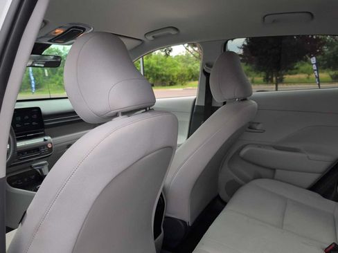 Used 2025 Hyundai Kona SEL FWD image 18