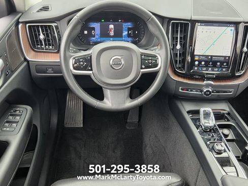 Used 2023 Volvo XC60 B5 Ultimate w/ Protection Package Premier FWD image 11