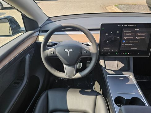 Used 2023 Tesla Model Y Performance AWD/4WD image 16