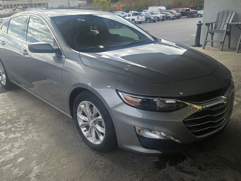Used 2024 Chevrolet Malibu LT image 2