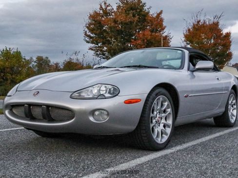 Used 2001 Jaguar XK8 Convertible image 22