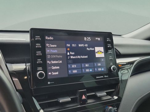 Used 2024 Toyota Camry XLE FWD image 18