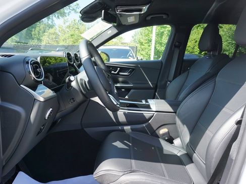 Certified 2025 Mercedes-Benz GLC 300 image 11
