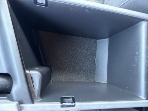 Used 2025 Hyundai Elantra SE FWD image 30