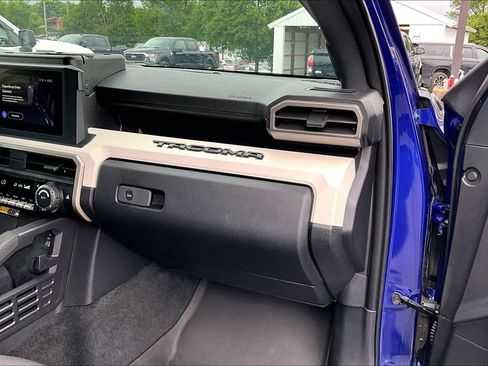 Used 2024 Toyota Tacoma TRD Off-Road w/ TRD Off Road Upgrade Package AWD/4WD image 29