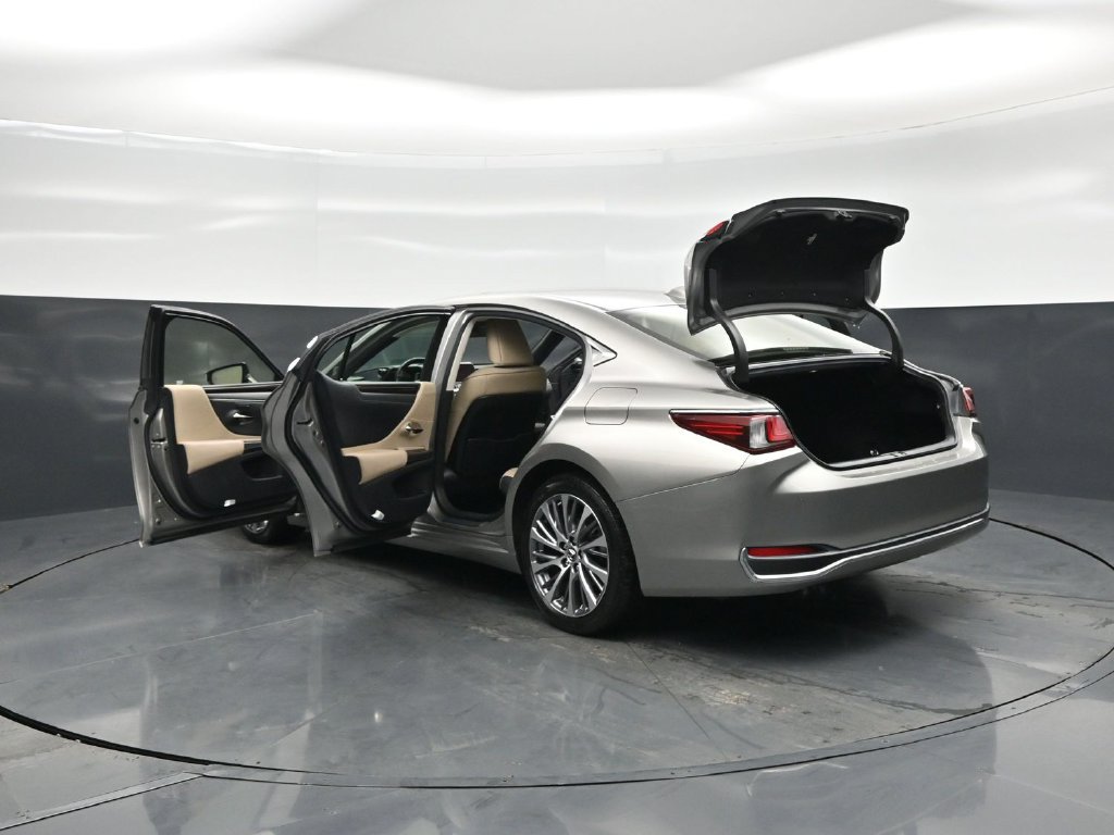 Used 2019 Lexus ES 300h w/ Premium Package FWD image 34