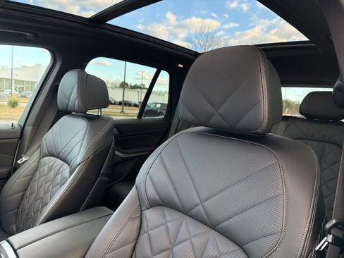 Used 2024 BMW X5 xDrive40i image 28