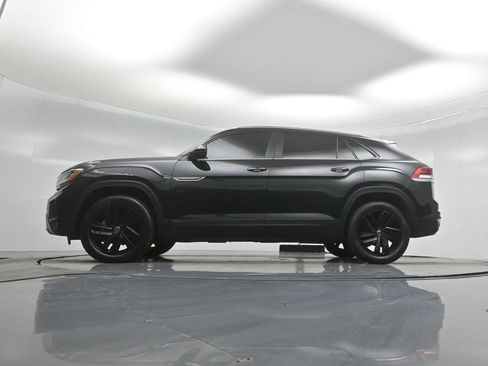 Used 2023 Volkswagen Atlas Cross Sport SE w/ Black Wheel Package AWD/4WD image 51
