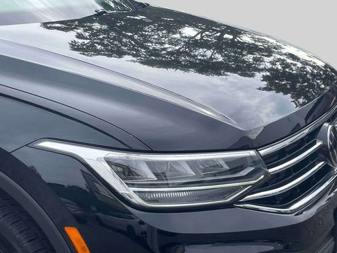 Used 2022 Volkswagen Tiguan SE R-Line image 10