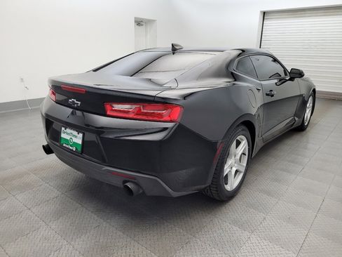 Used 2017 Chevrolet Camaro LT RWD image 9