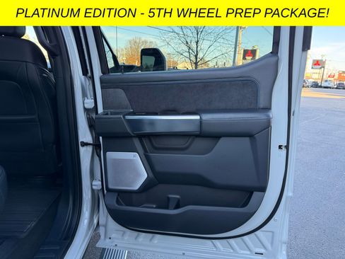 Used 2025 Ford F250 Platinum image 35