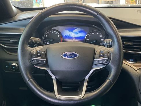 Used 2020 Ford Explorer Limited w/ Class III Trailer Tow Package image 17