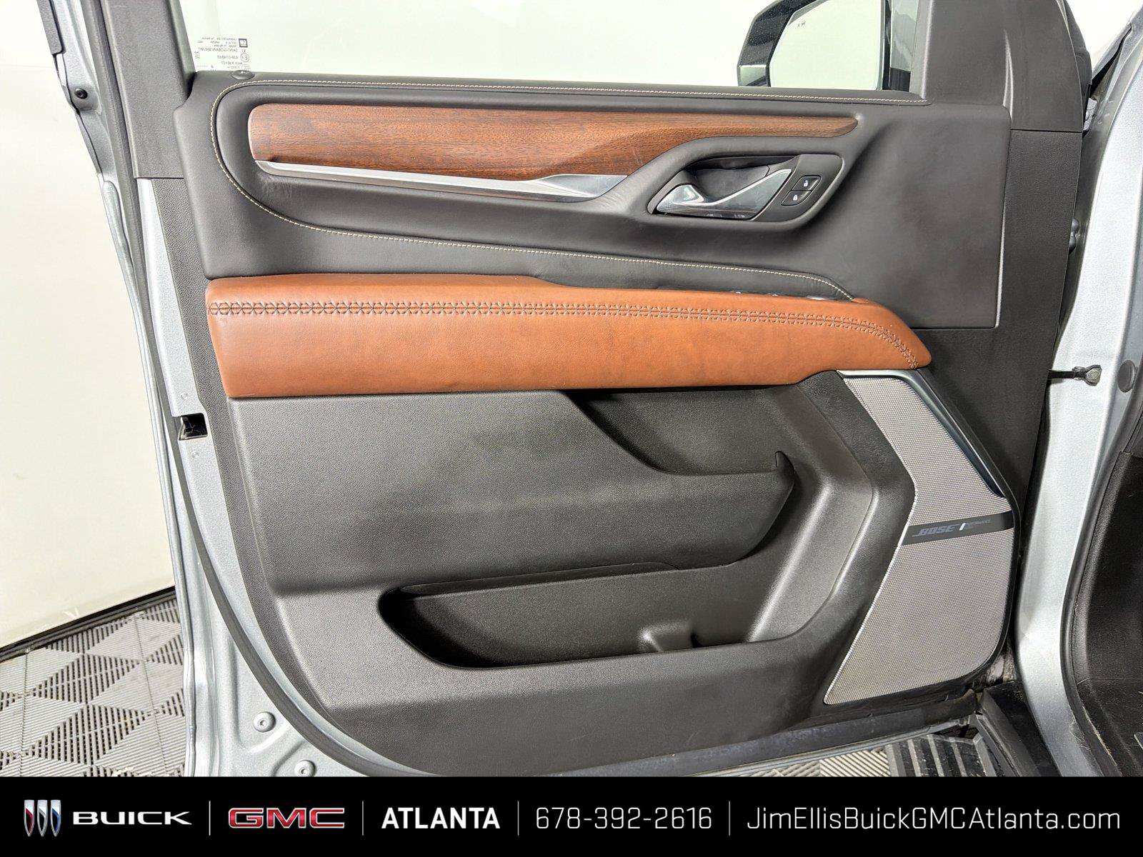 Used 2024 GMC Yukon Denali Ultimate AWD/4WD image 8