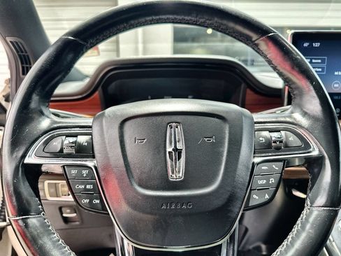 Used 2022 Lincoln Nautilus Reserve FWD image 12