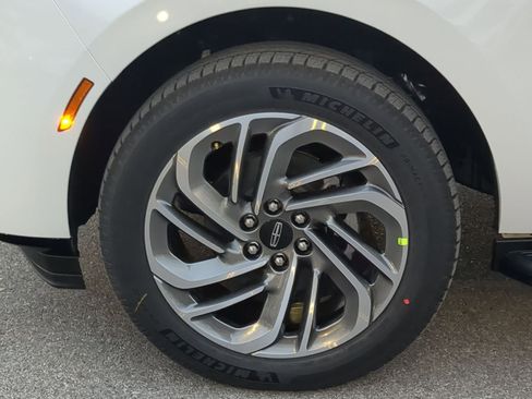 New 2026 Lincoln Navigator L Premier image 9