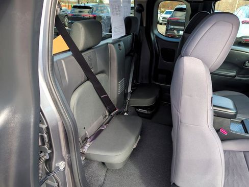 Used 2025 Nissan Frontier S image 13