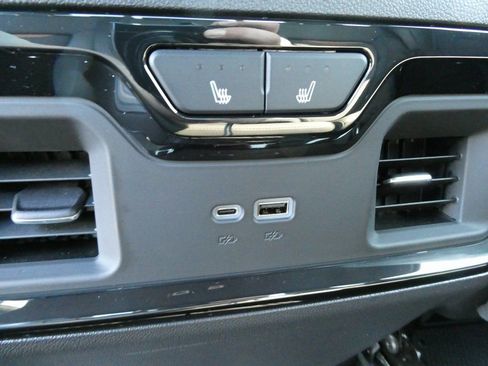 Certified 2025 GMC Sierra 1500 AT4 w/ AT4 Premium Package image 20