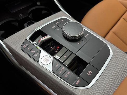 Used 2026 BMW 330i Sedan w/ Convenience Package image 17