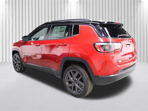 New 2026 Jeep Compass Limited image 5