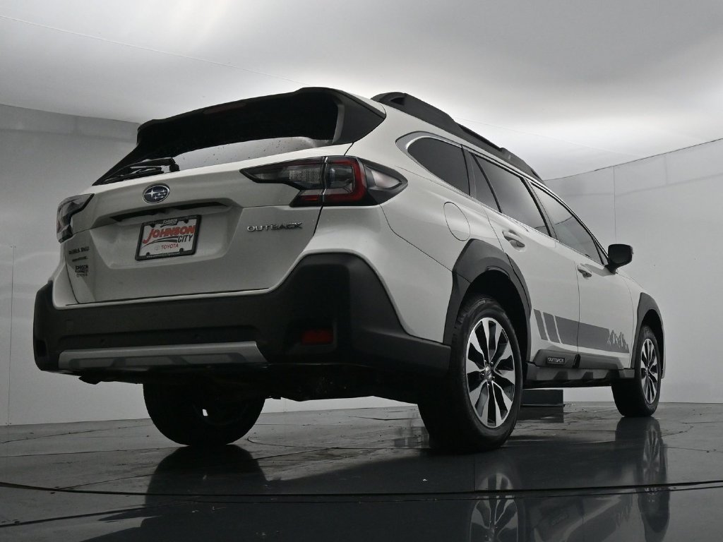 Used 2024 Subaru Outback Limited AWD/4WD image 36