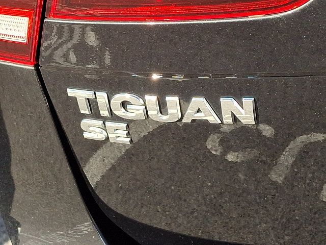 Used 2021 Volkswagen Tiguan SE R-Line AWD/4WD image 11
