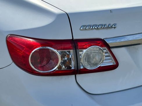 Used 2013 Toyota Corolla LE w/ Premium Pkg FWD image 20