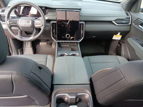New 2026 GMC Acadia AT4 w/ LPO, Floor Liner Package AWD/4WD image 9