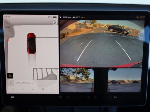 Used 2023 Tesla Model Y Performance image 36