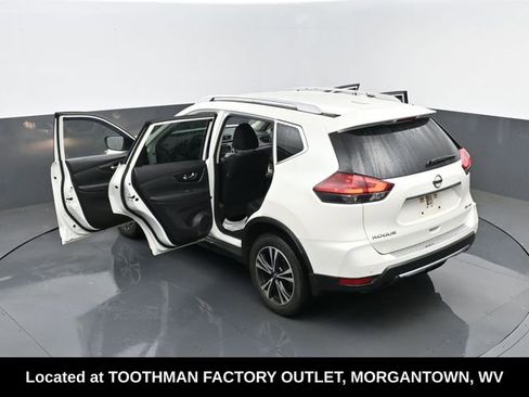 Used 2020 Nissan Rogue SV w/ Premium Package image 25